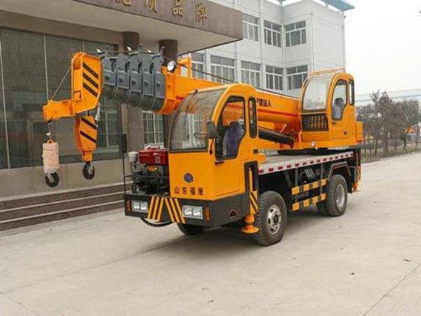 德惠市吊车出租公司电话_吊车经常维护和保养决定吊车的使用寿命|绵